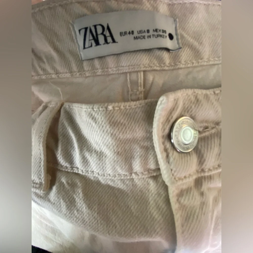 Zara The 90’S Full Length Cream Cut Off Bottom Woman’s Size 8 - Picture 5 of 7